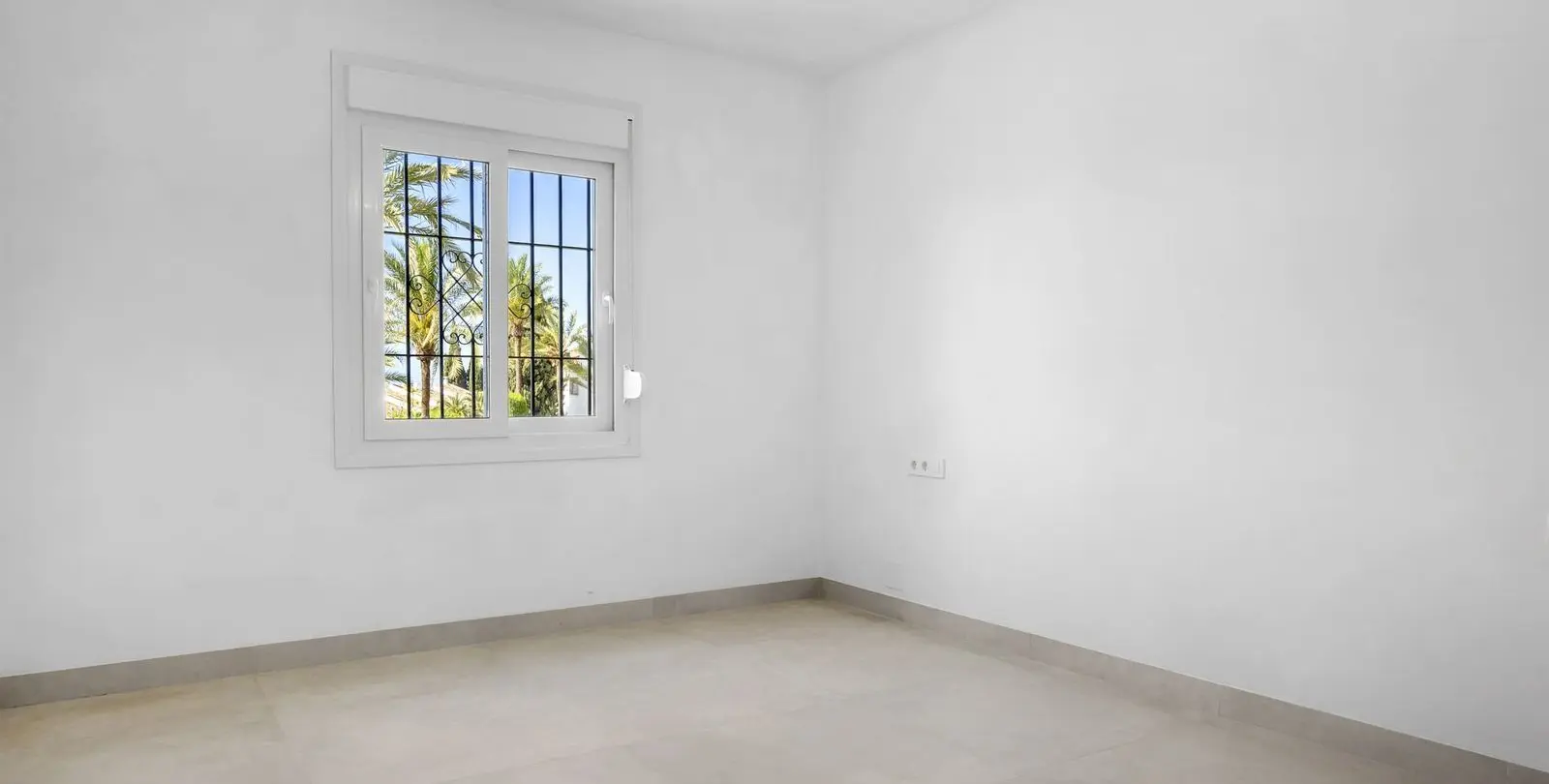 Venta de apartamento en planta baja en Nueva Andalucía 16