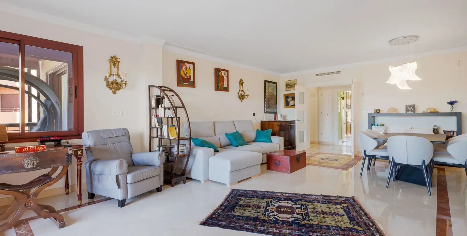Продажа апартаментов на среднем этаже в Bahía de Marbella 3