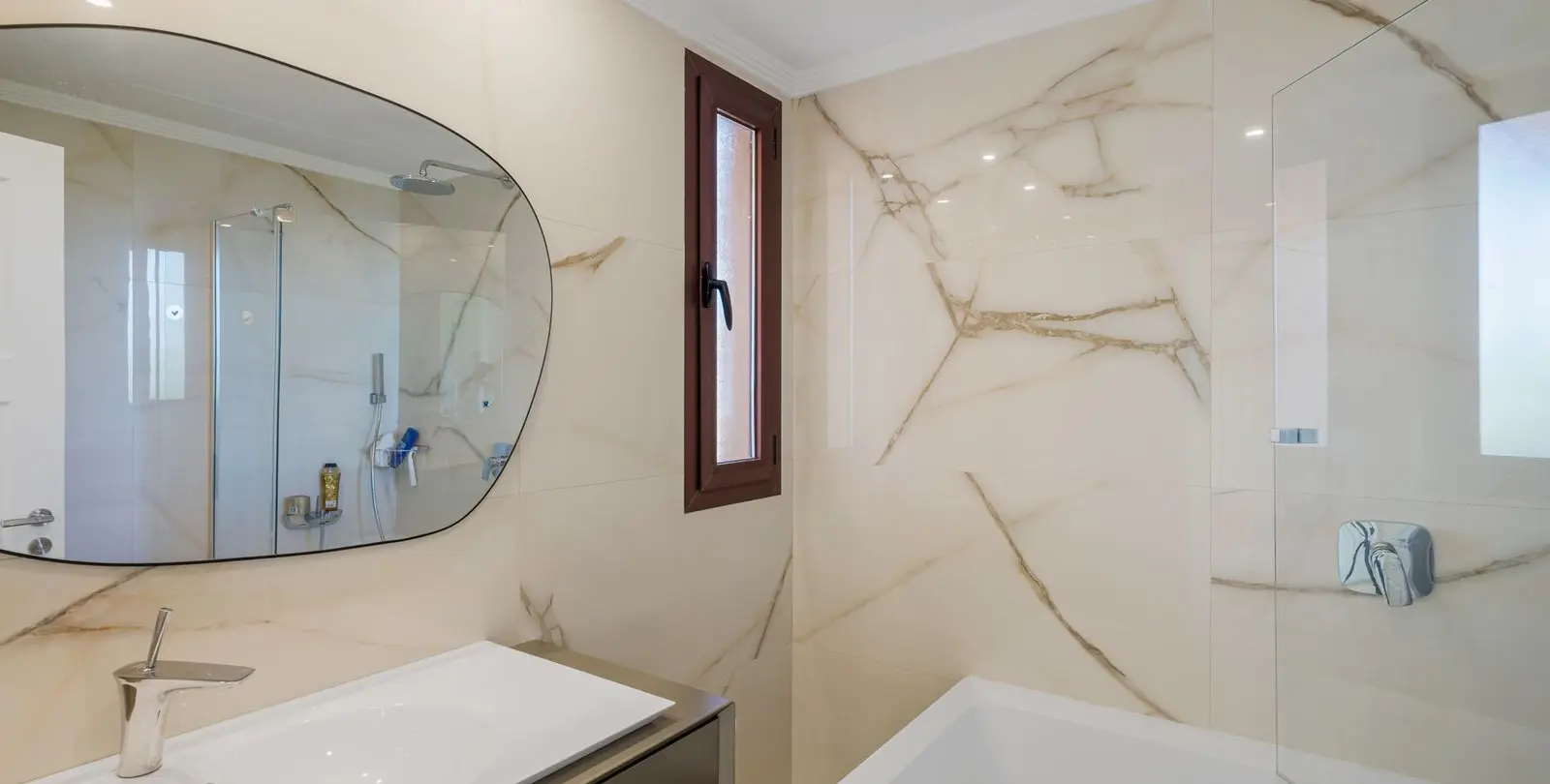 Продажа апартаментов на среднем этаже в Bahía de Marbella 6