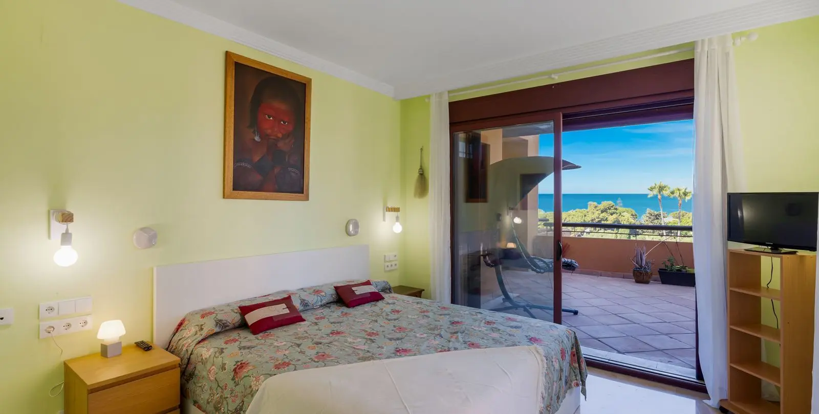 Продажа апартаментов на среднем этаже в Bahía de Marbella 12