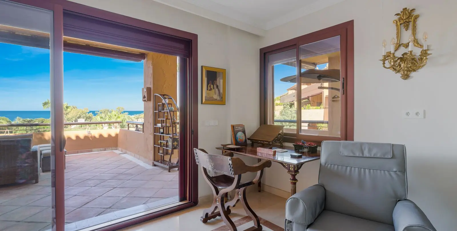 Продажа апартаментов на среднем этаже в Bahía de Marbella 20