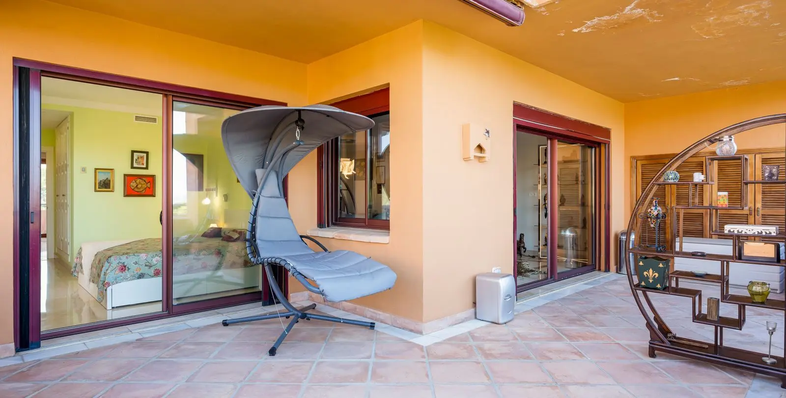 Продажа апартаментов на среднем этаже в Bahía de Marbella 25
