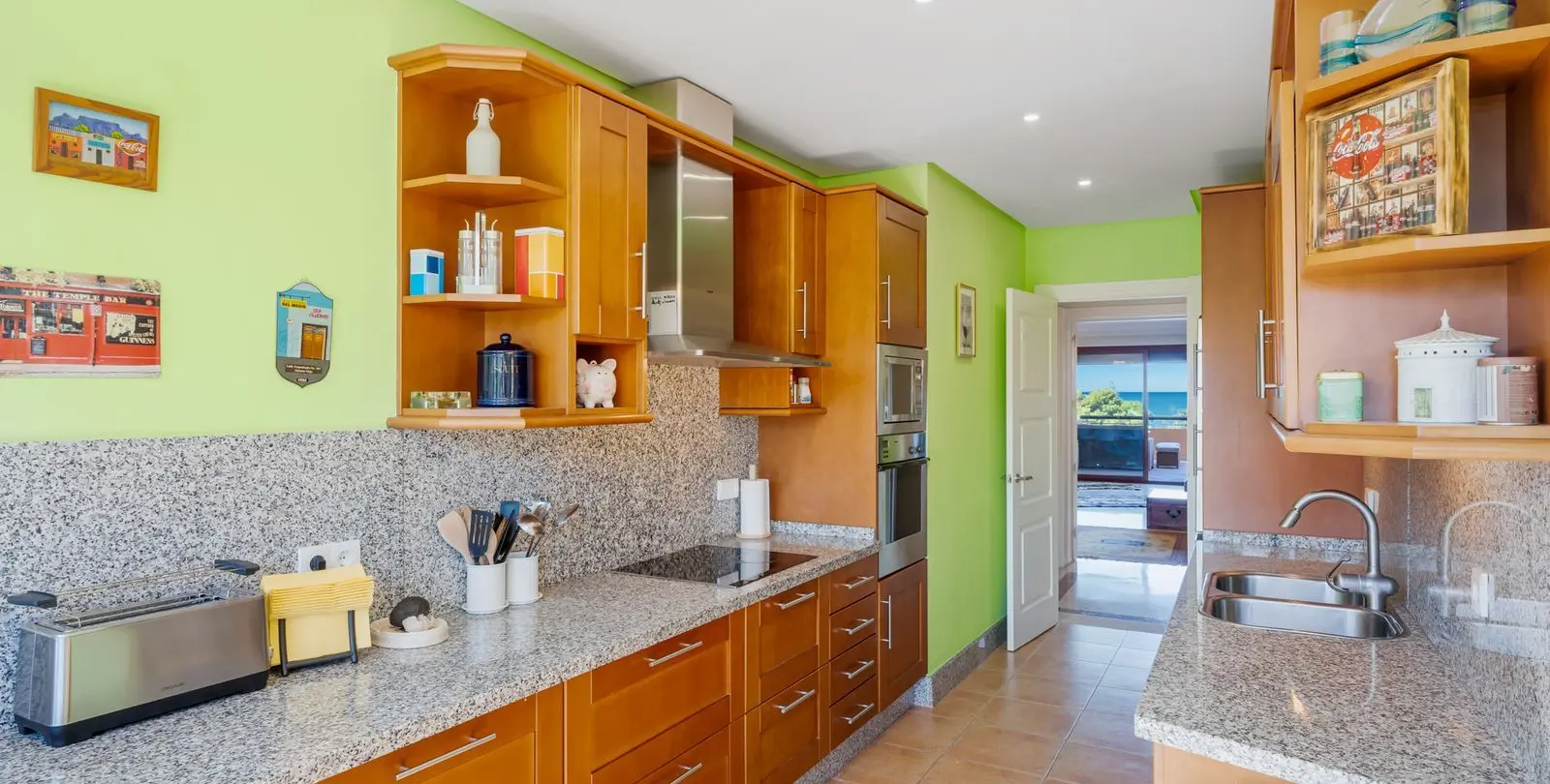 Продажа апартаментов на среднем этаже в Bahía de Marbella 26