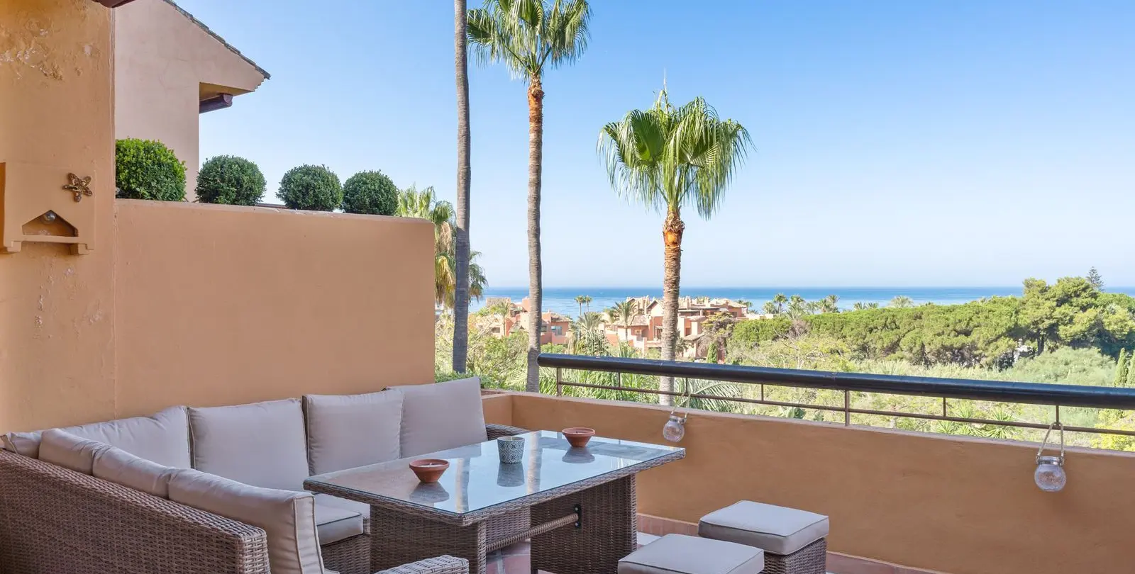 Продажа апартаментов на среднем этаже в Bahía de Marbella 30