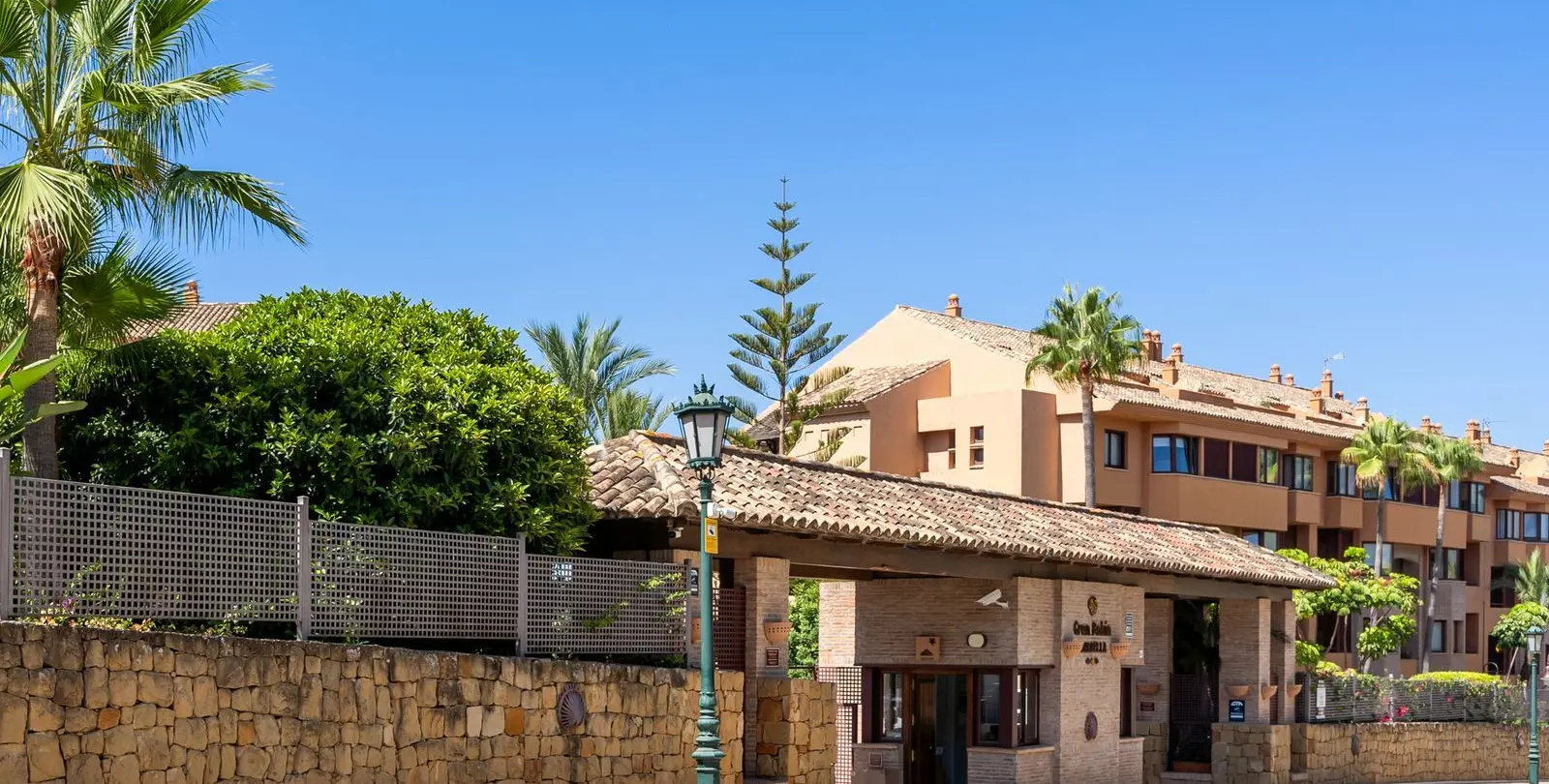 Продажа апартаментов на среднем этаже в Bahía de Marbella 33