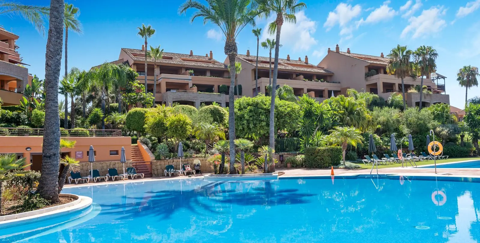Продажа апартаментов на среднем этаже в Bahía de Marbella 38