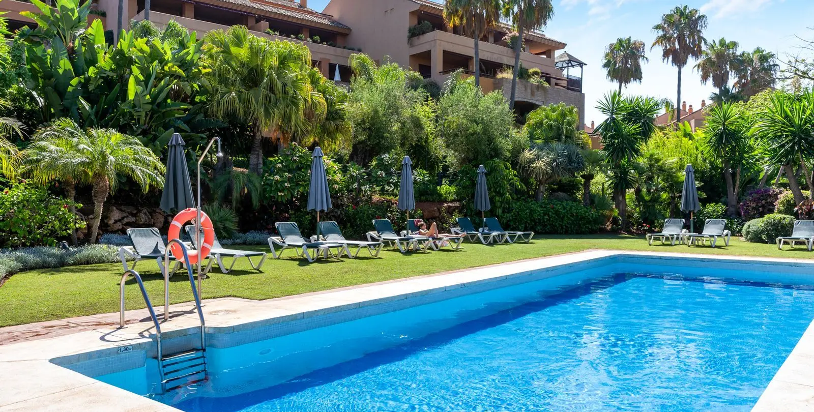 Продажа апартаментов на среднем этаже в Bahía de Marbella 46
