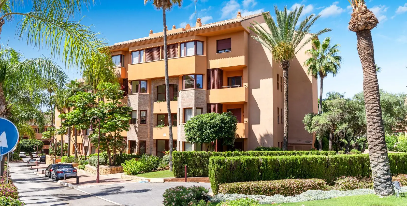 Продажа апартаментов на среднем этаже в Bahía de Marbella 47