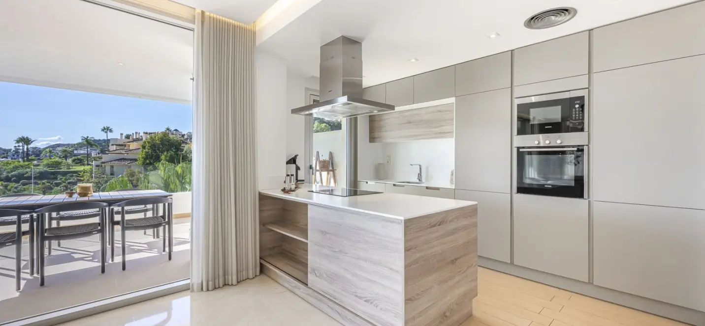 Venta de ático dúplex en Benahavís 4