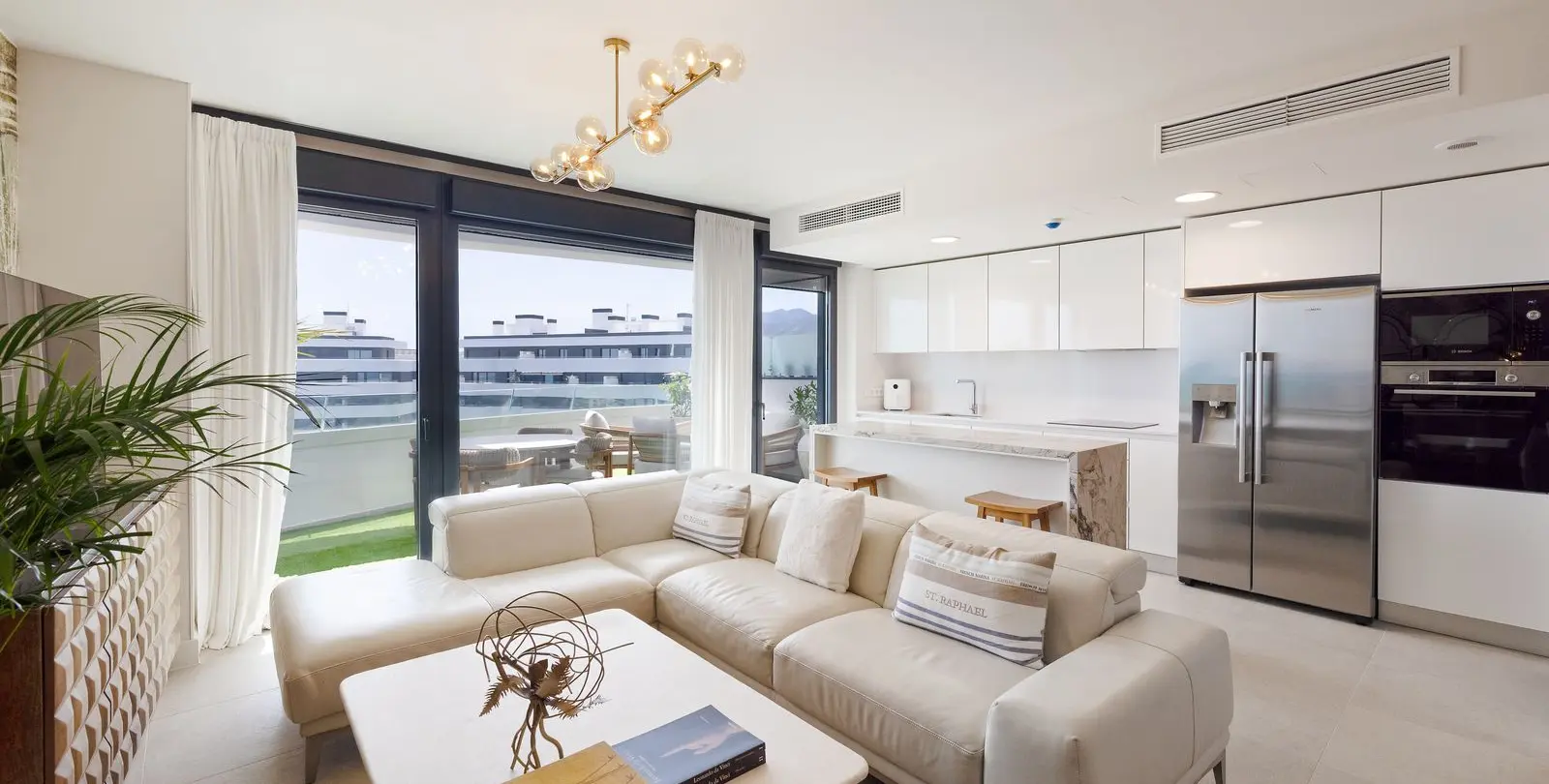 Sale of ground floor apartment in Torremolinos Centro 2