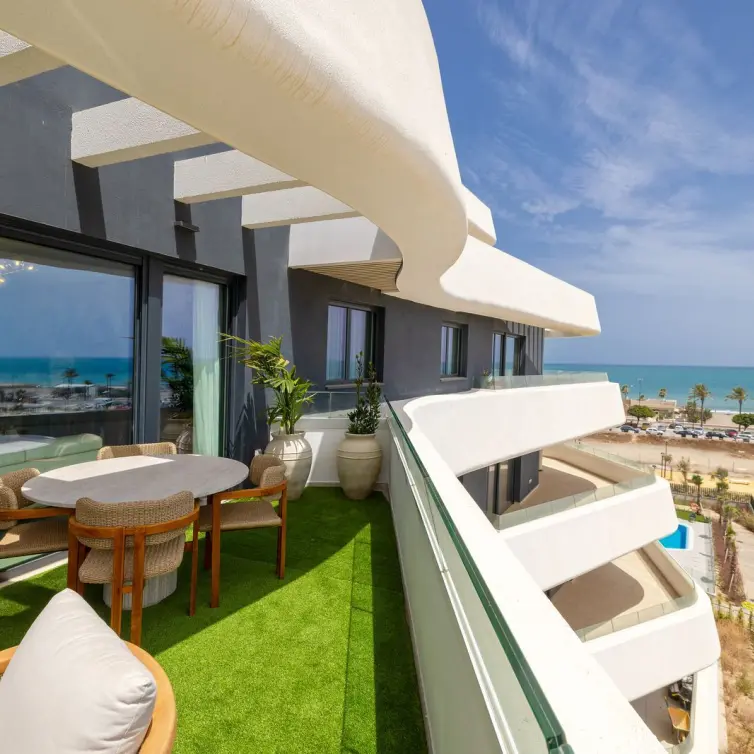 Sale of ground floor apartment in Torremolinos Centro