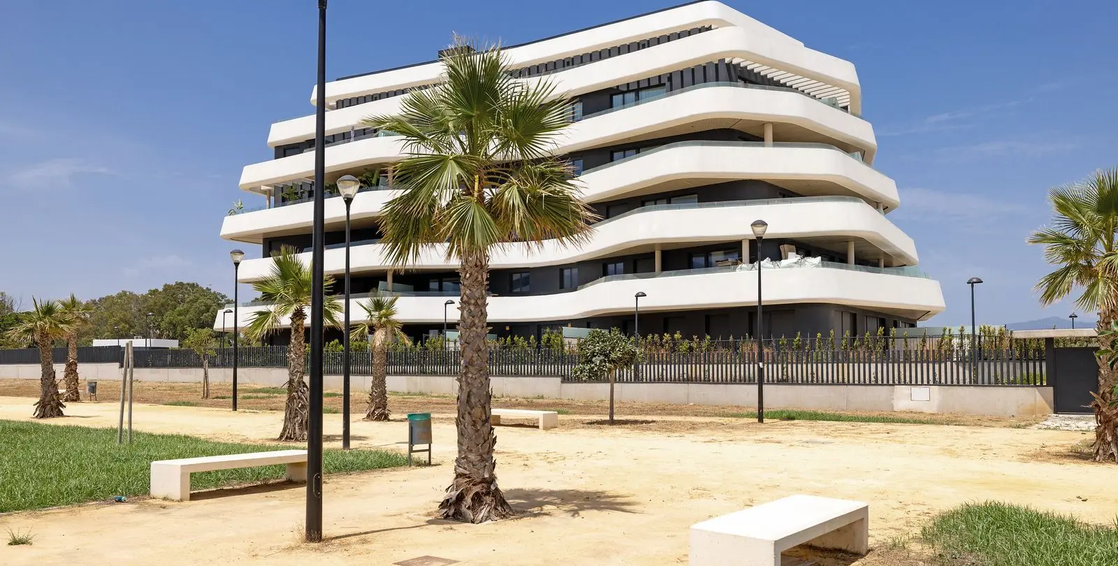 Sale of ground floor apartment in Torremolinos Centro 8
