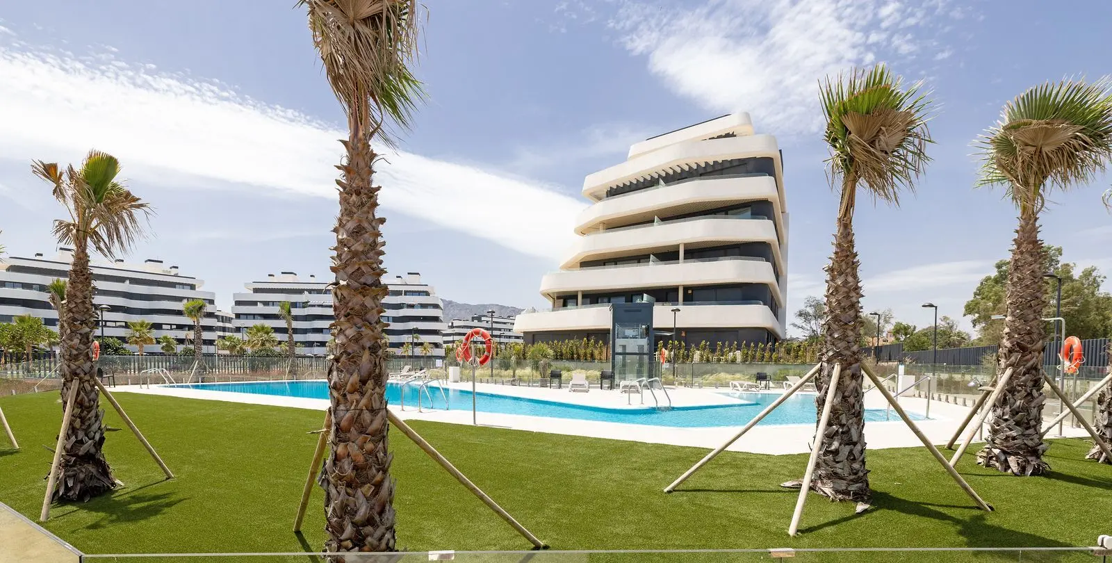 Sale of ground floor apartment in Torremolinos Centro 18