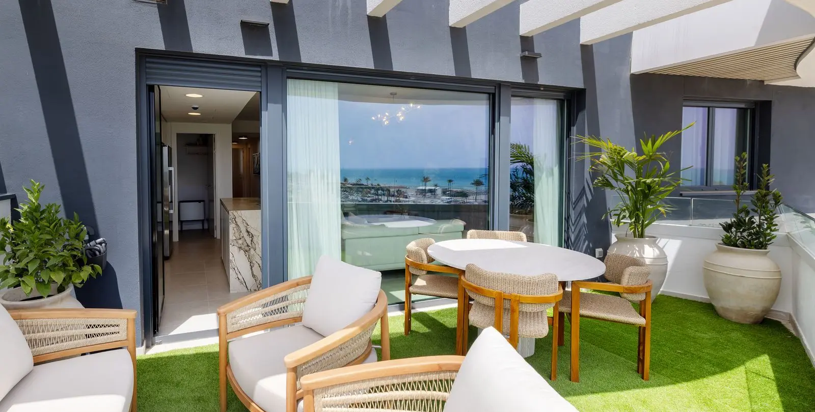 Sale of ground floor apartment in Torremolinos Centro 19