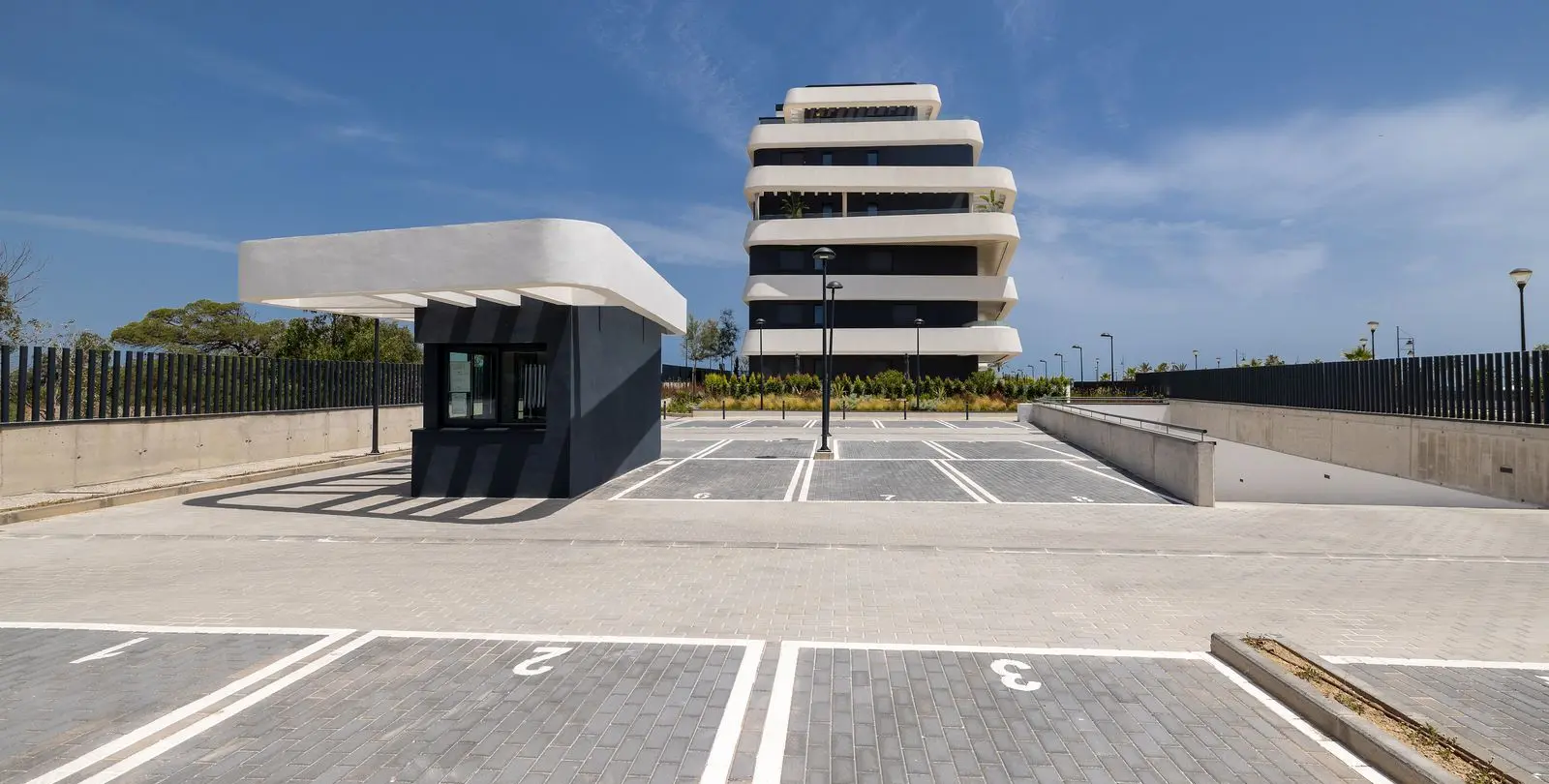 Sale of ground floor apartment in Torremolinos Centro 35