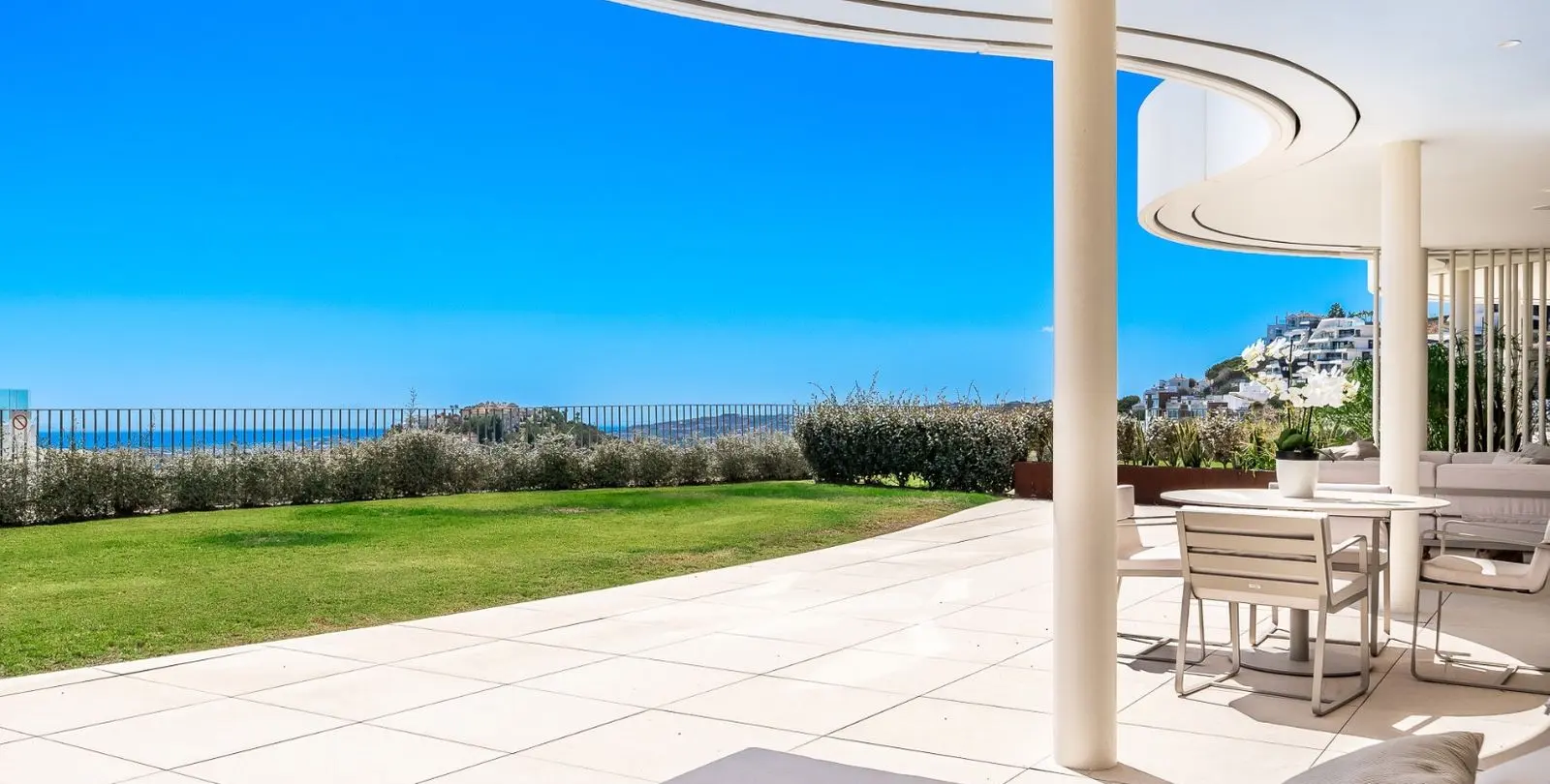 Venta de apartamento en planta baja en Benahavís 3