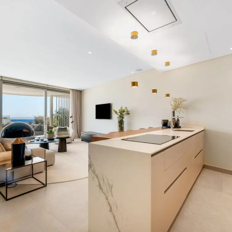 Alquiler a largo plazo de apartamento en planta baja en Benahavís