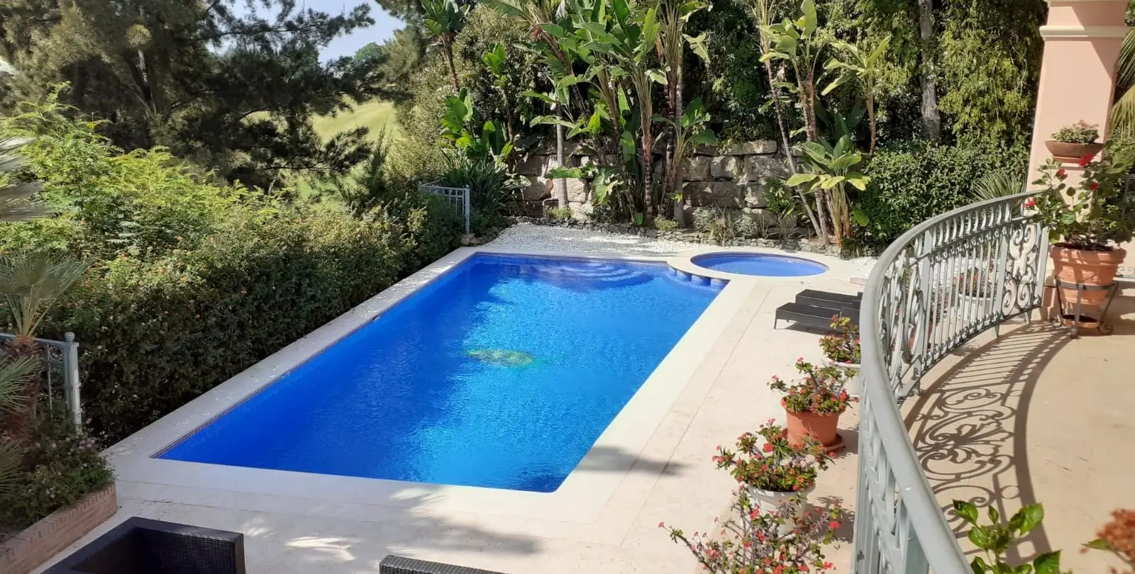 Продажа  отдельно стоящей виллы в Estepona 4