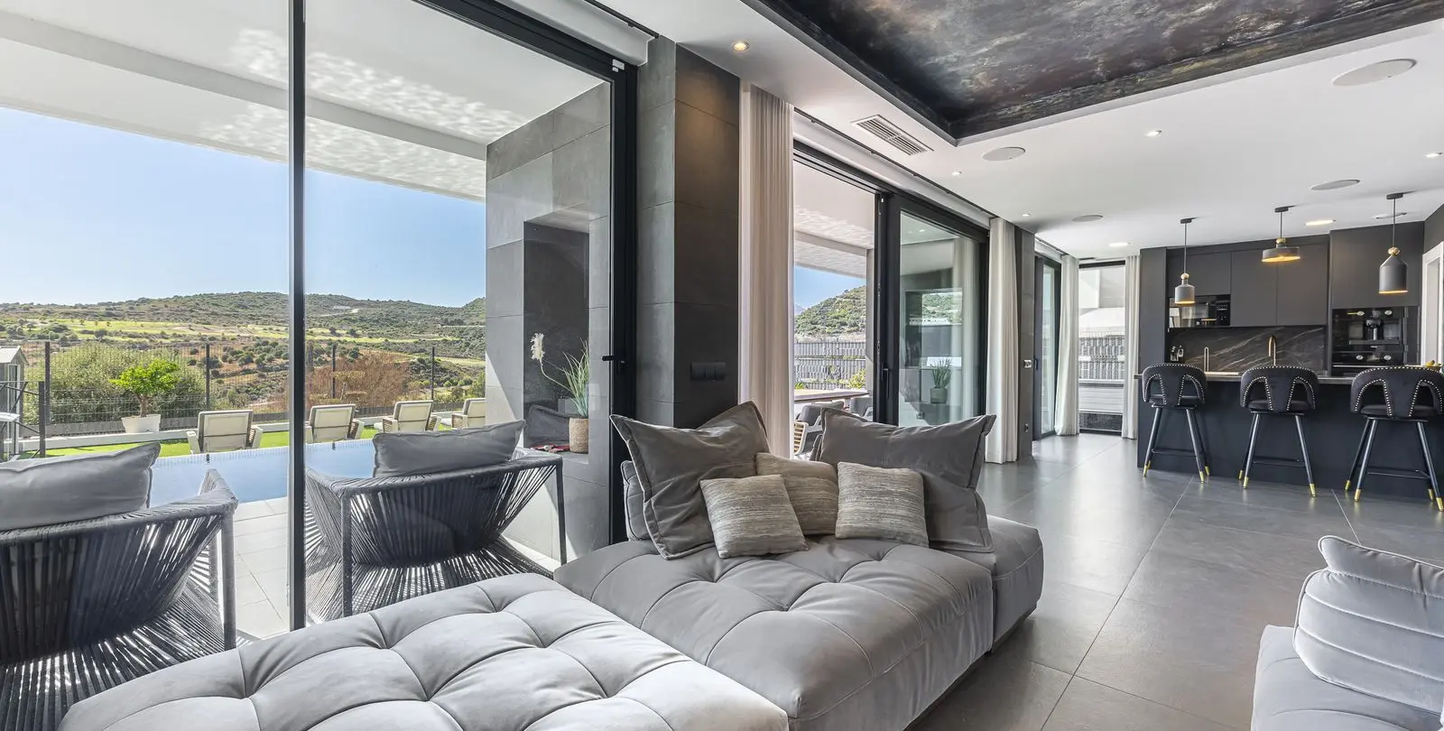 Venta de villa independiente en Valle Romano 15