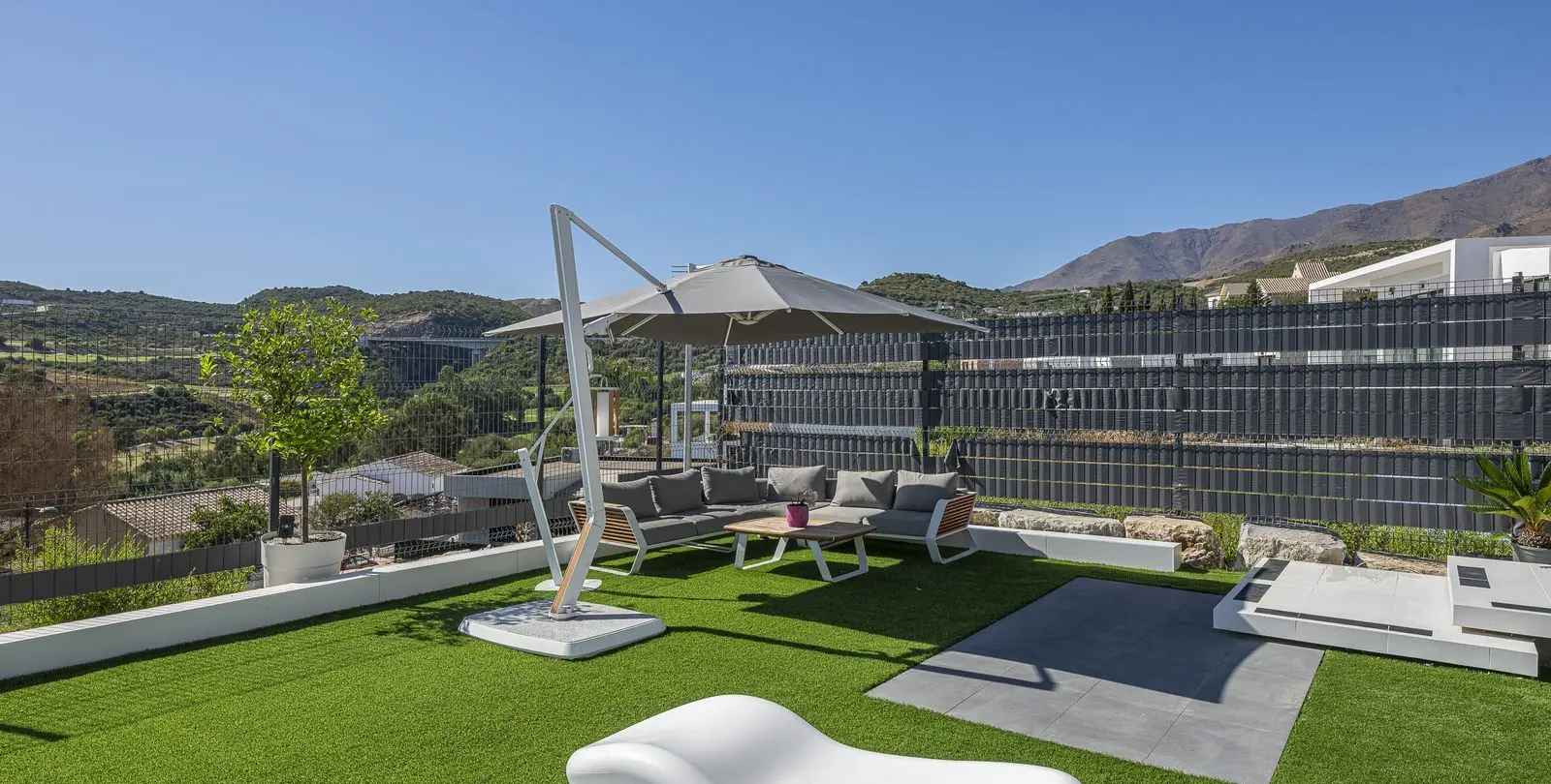 Venta de villa independiente en Valle Romano 67