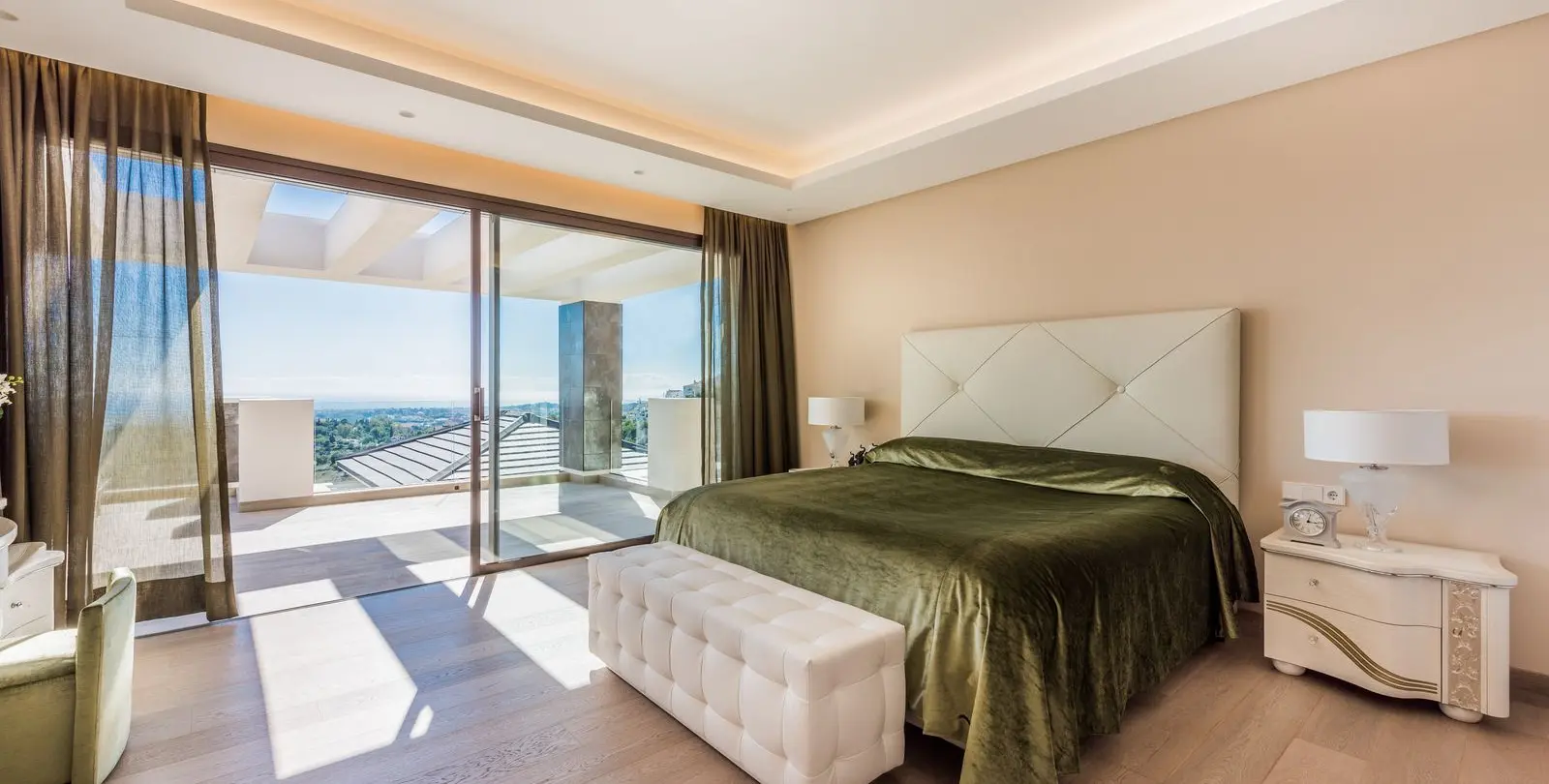 Venta de villa independiente en Benahavís 10