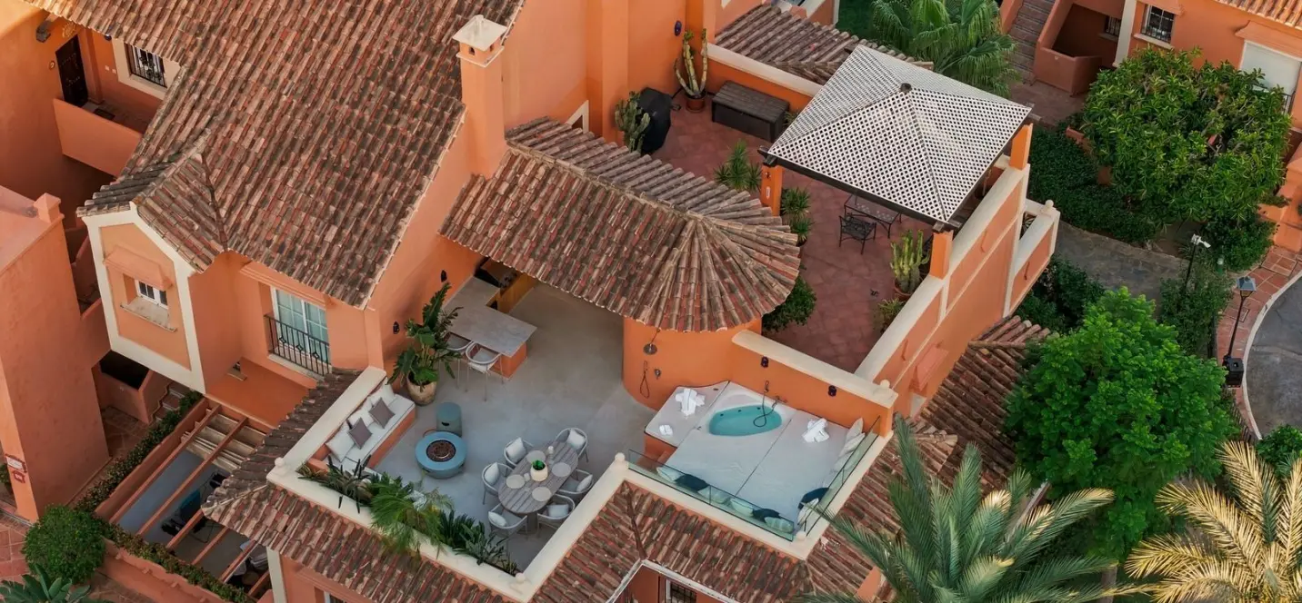Venta de ático dúplex en Nueva Andalucía 0
