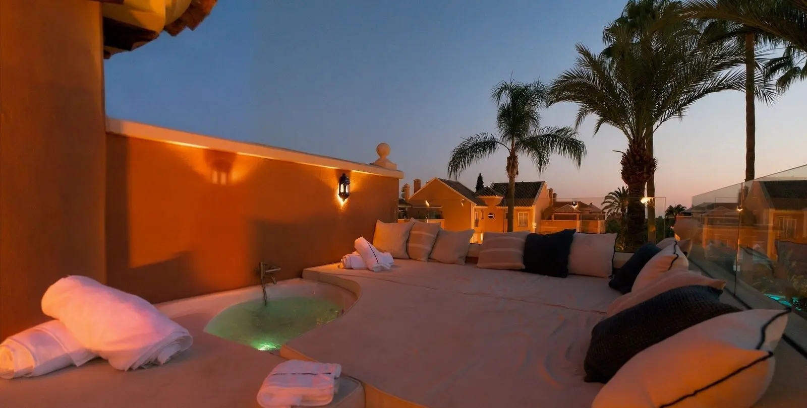 Venta de ático dúplex en Nueva Andalucía 3