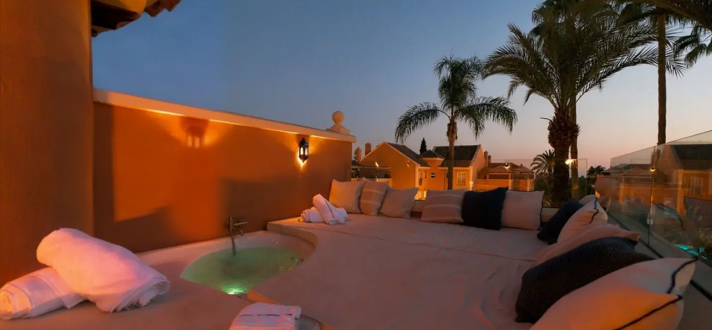 Venta de ático dúplex en Nueva Andalucía 2