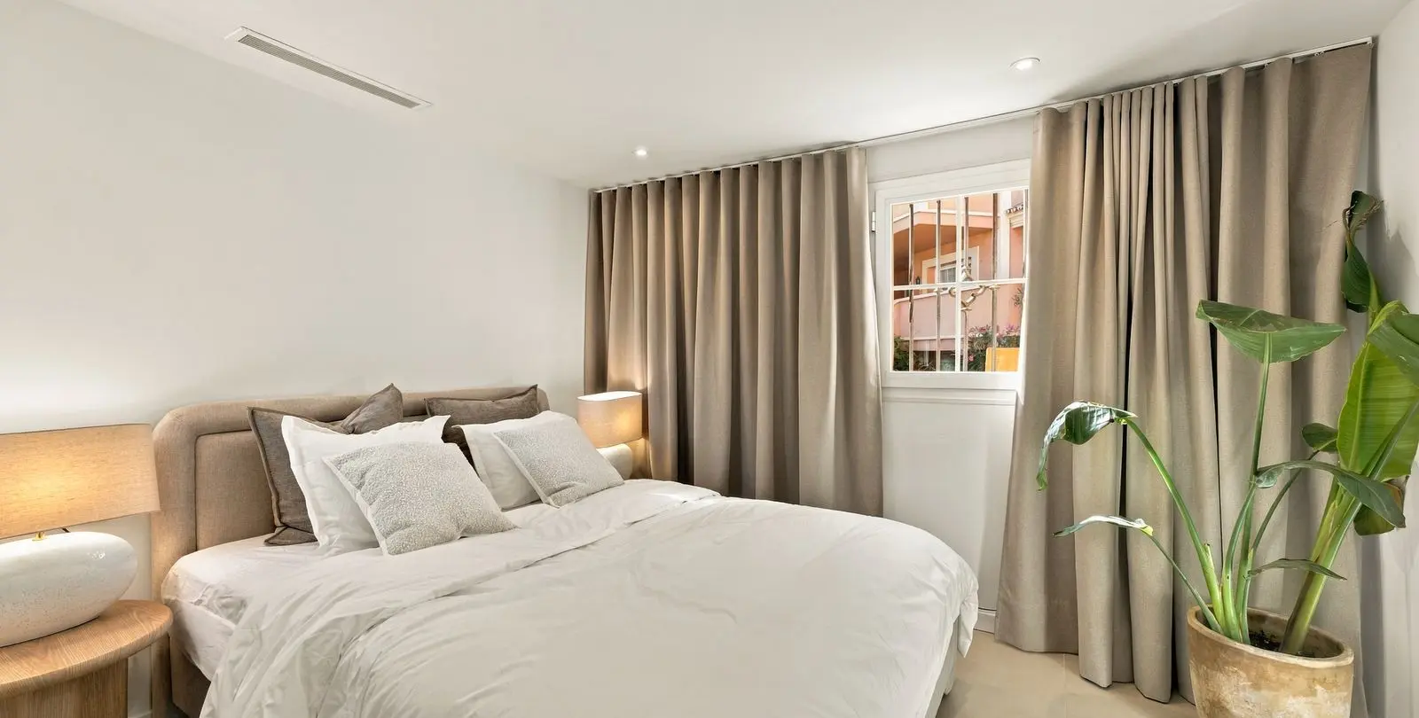 Venta de ático dúplex en Nueva Andalucía 32