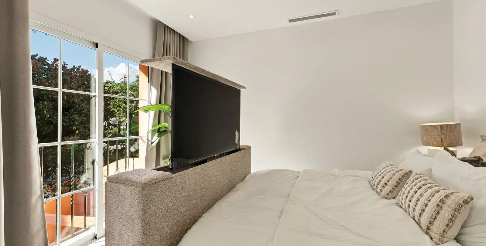 Venta de ático dúplex en Nueva Andalucía 34