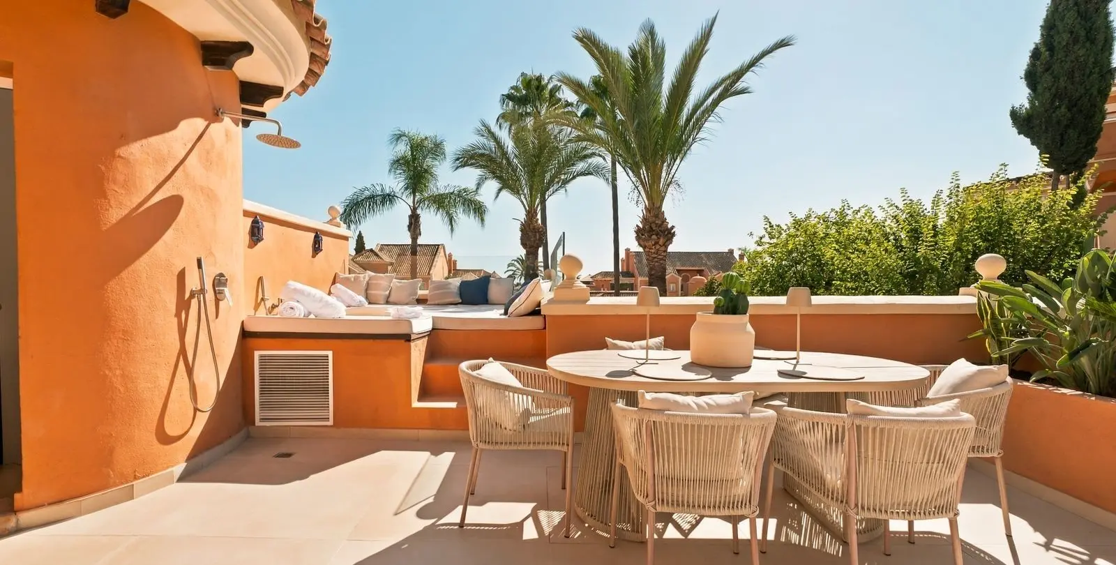 Venta de ático dúplex en Nueva Andalucía 39