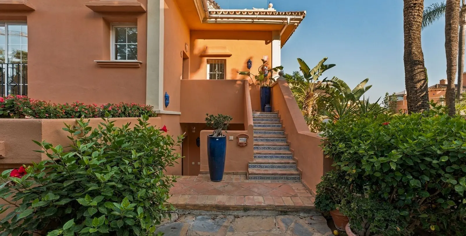 Venta de ático dúplex en Nueva Andalucía 76
