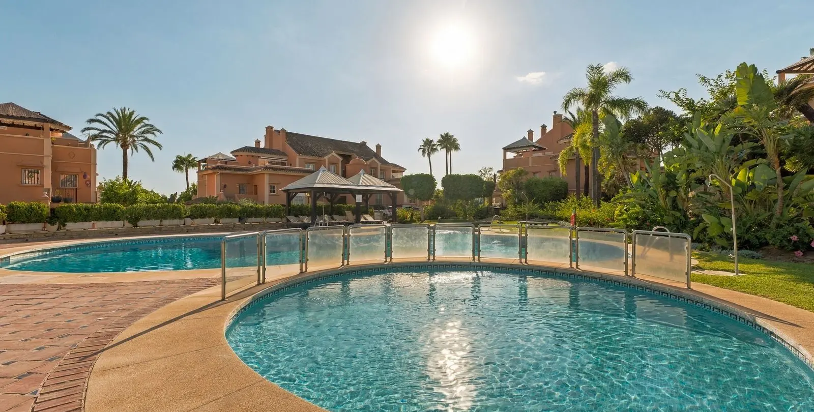 Venta de ático dúplex en Nueva Andalucía 82
