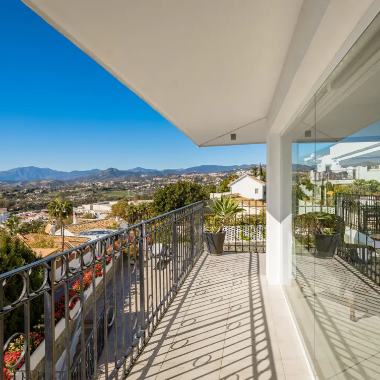 Venta de villa independiente en Nueva Andalucía