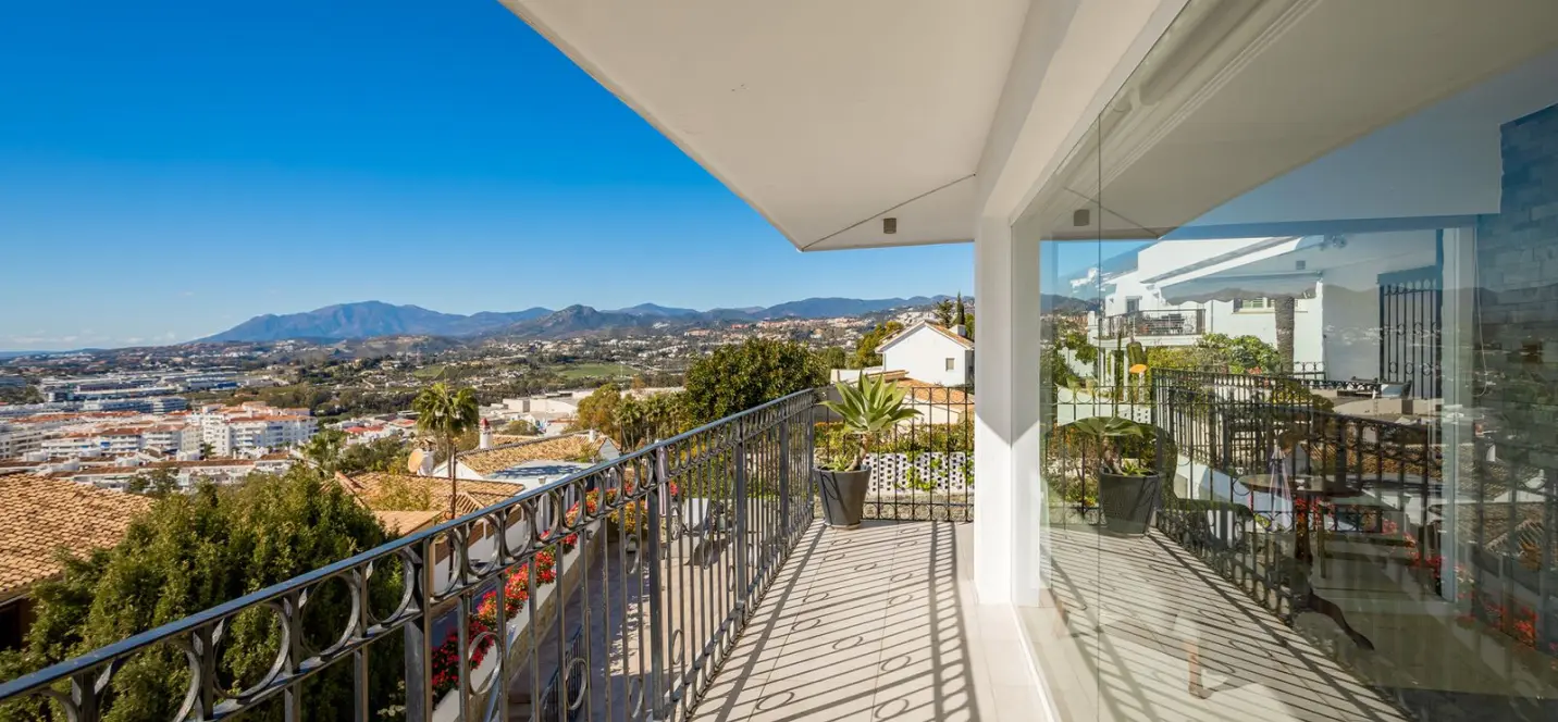 Venta de villa independiente en Nueva Andalucía 2