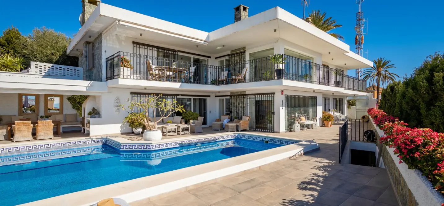Venta de villa independiente en Nueva Andalucía 4