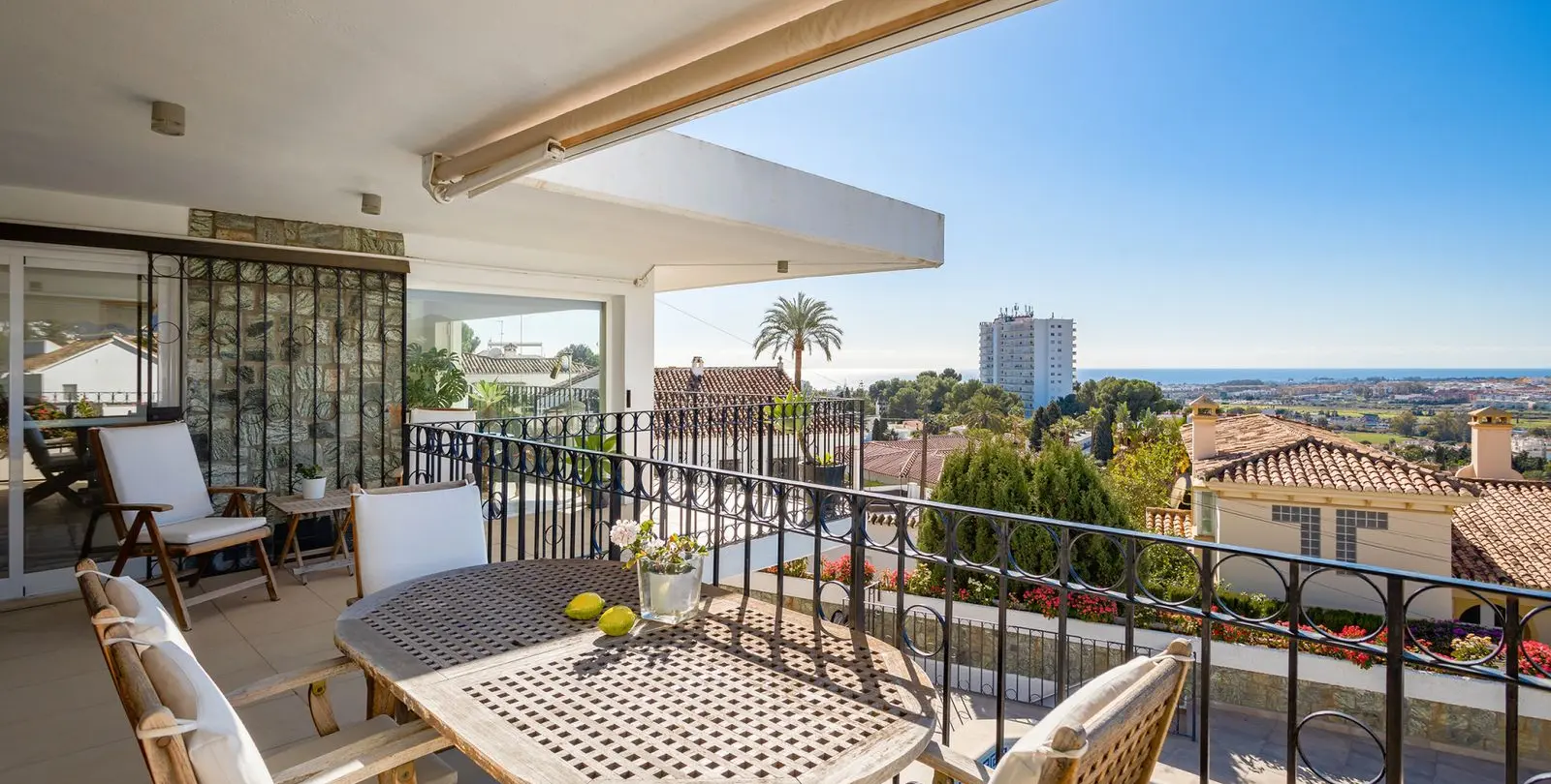 Venta de villa independiente en Nueva Andalucía 13