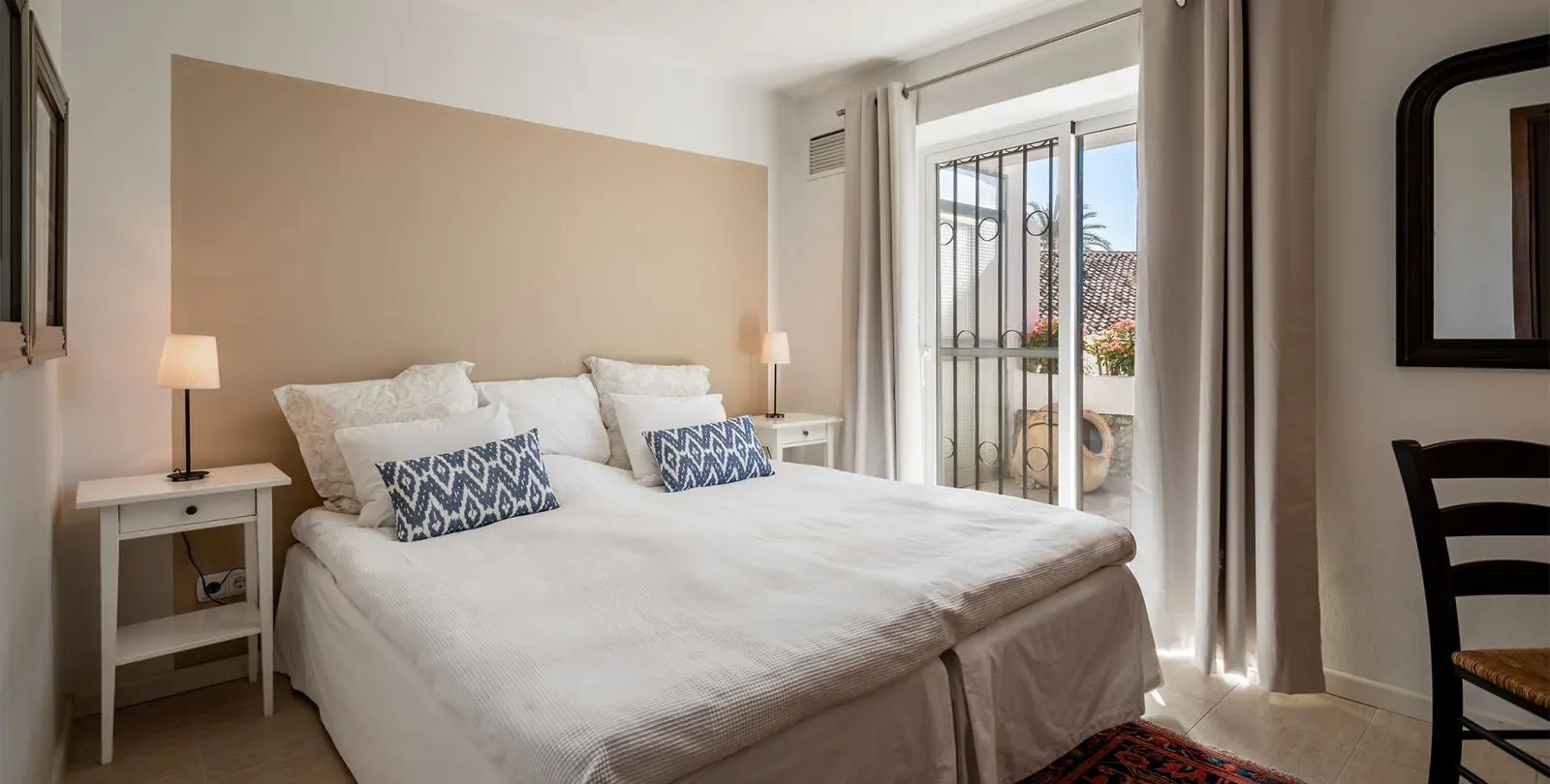 Venta de villa independiente en Nueva Andalucía 15