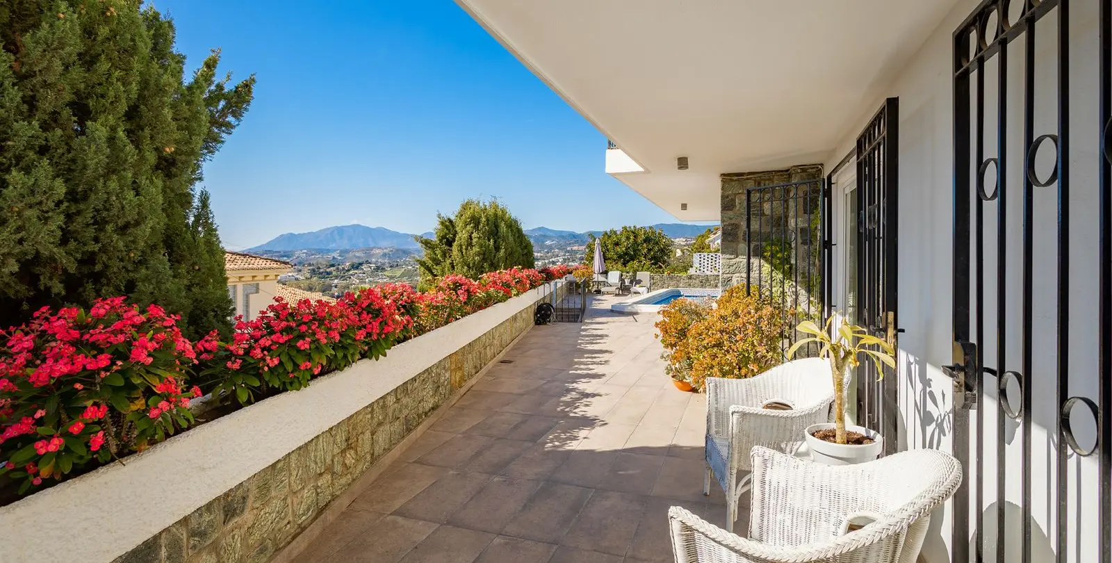 Venta de villa independiente en Nueva Andalucía 25