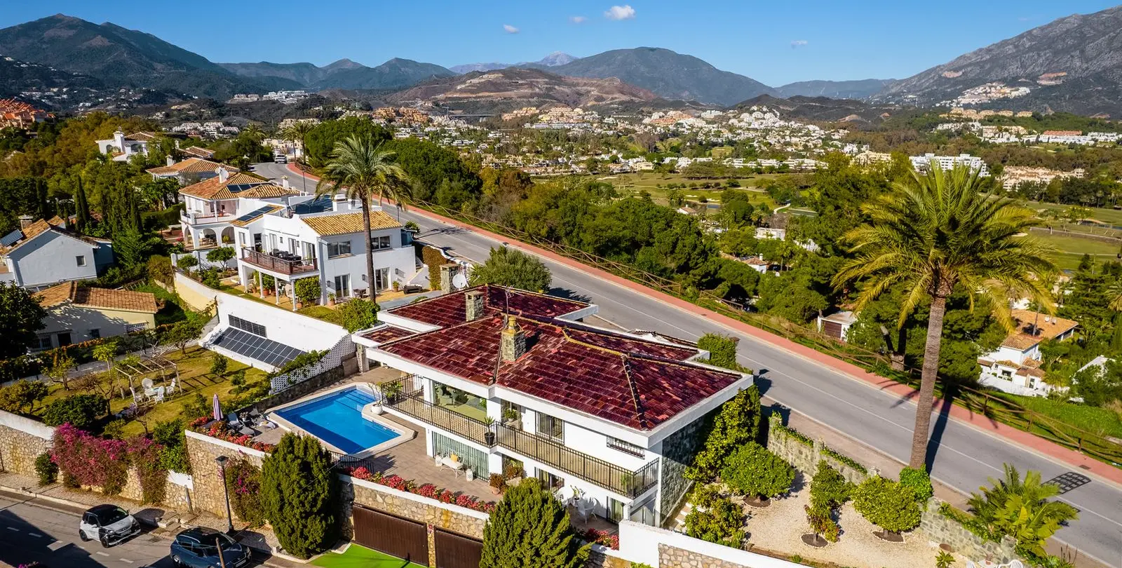 Venta de villa independiente en Nueva Andalucía 38