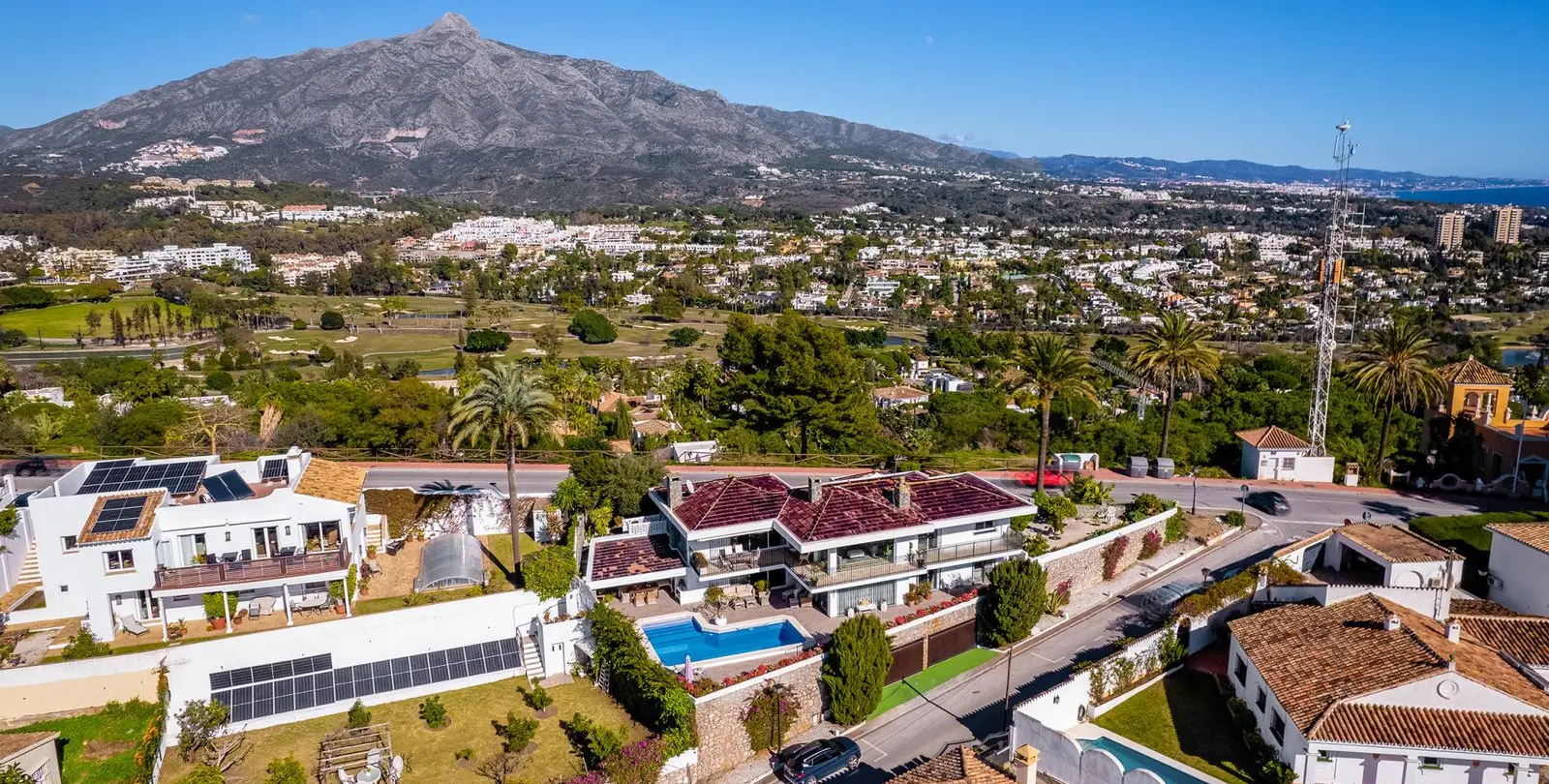 Venta de villa independiente en Nueva Andalucía 40