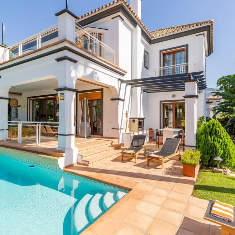 Долгосрочная аренда  отдельно стоящей виллы в Marbella
