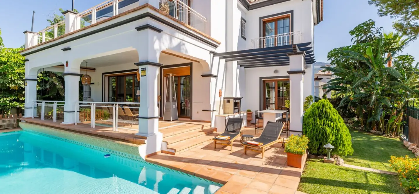 Долгосрочная аренда  отдельно стоящей виллы в Marbella 0