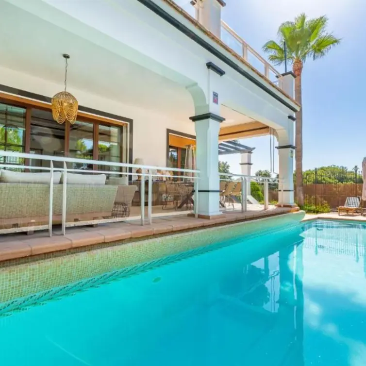 Долгосрочная аренда  отдельно стоящей виллы в Marbella