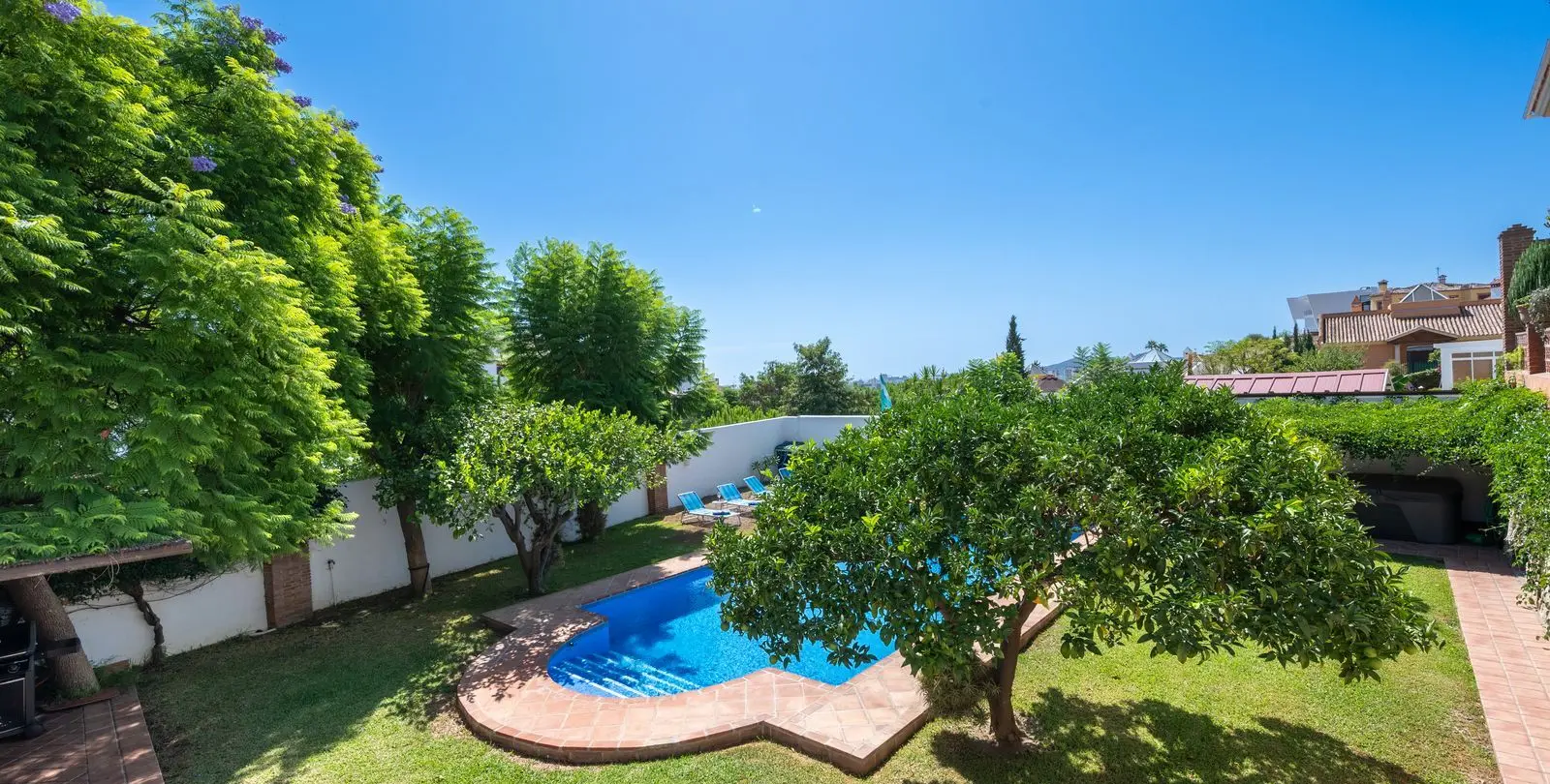 Venta de villa independiente en El Coto 44