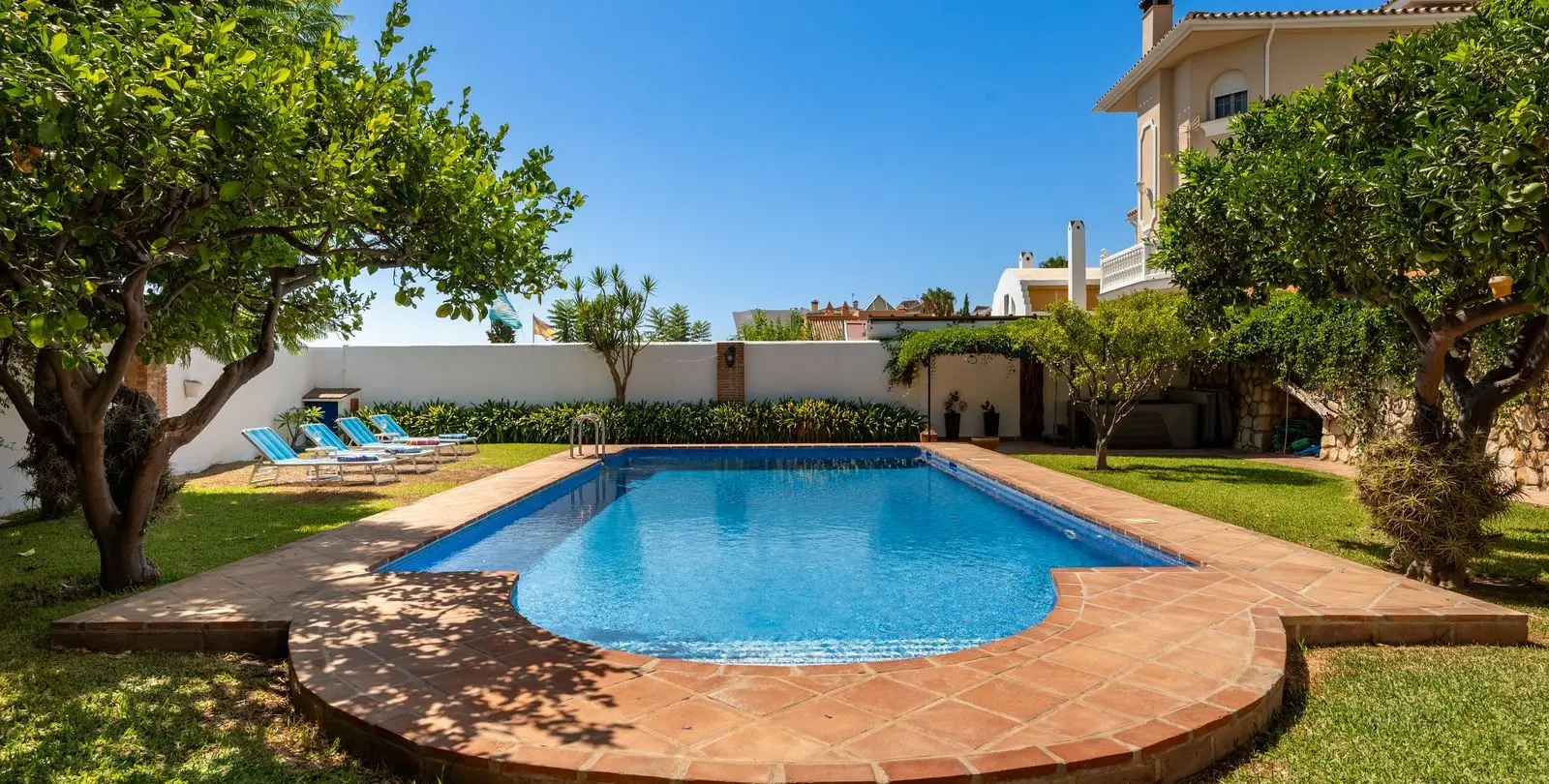 Venta de villa independiente en El Coto 47