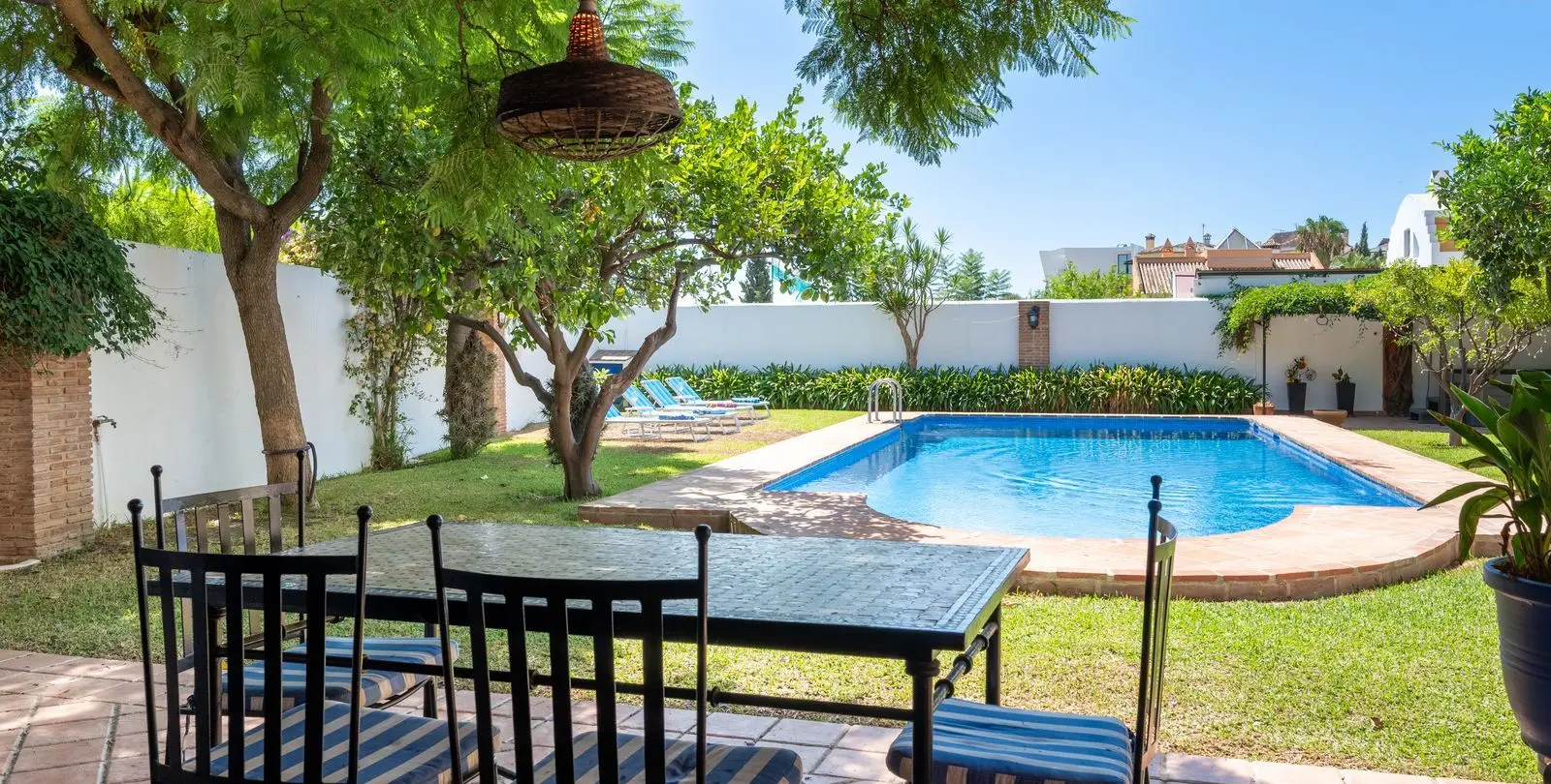 Venta de villa independiente en El Coto 63