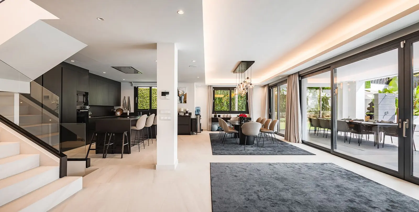 Venta de villa independiente en Nueva Andalucía 2