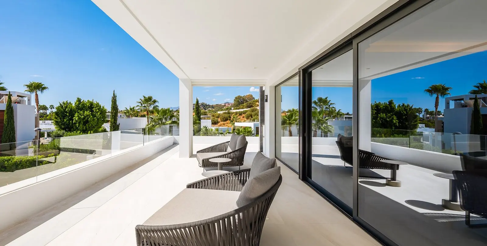 Venta de villa independiente en Nueva Andalucía 30