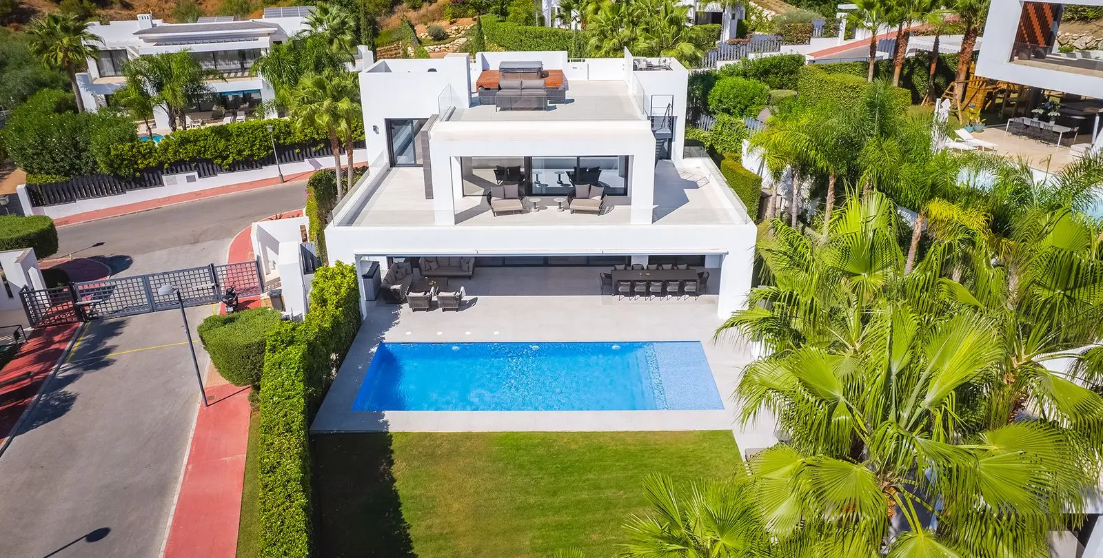 Venta de villa independiente en Nueva Andalucía 60